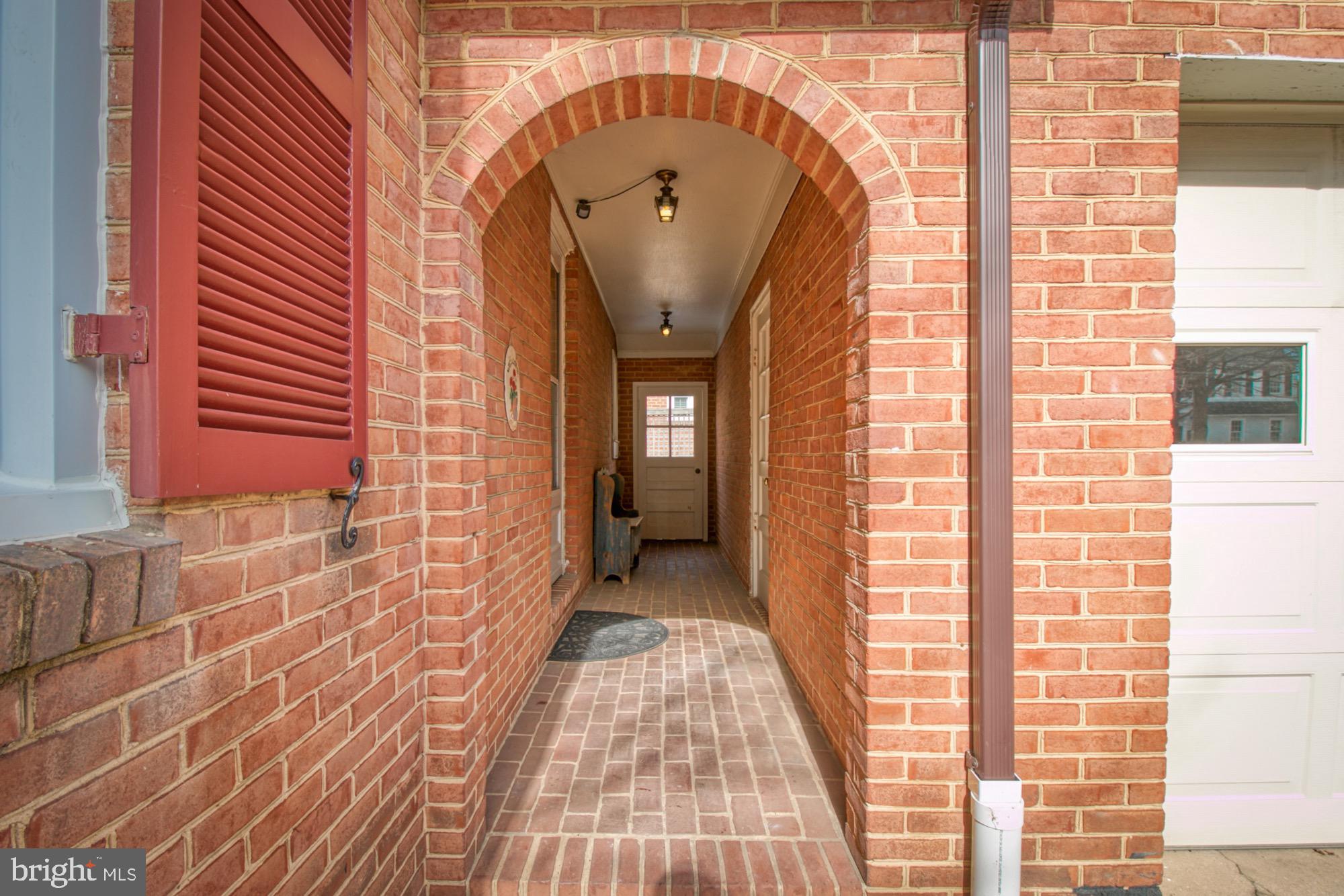 800 Wellington Road Baltimore, MD 21212 - Photo 48 of 67 Breezeway connects kitchen to garage