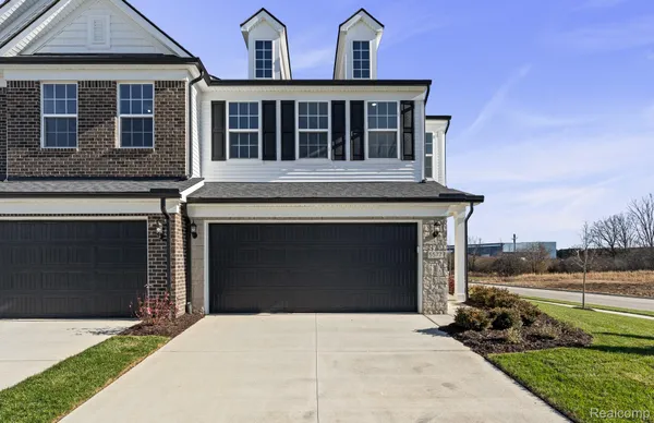 $459,990 | 5576 East Spaniel Drive, Ann Arbor, MI 48108