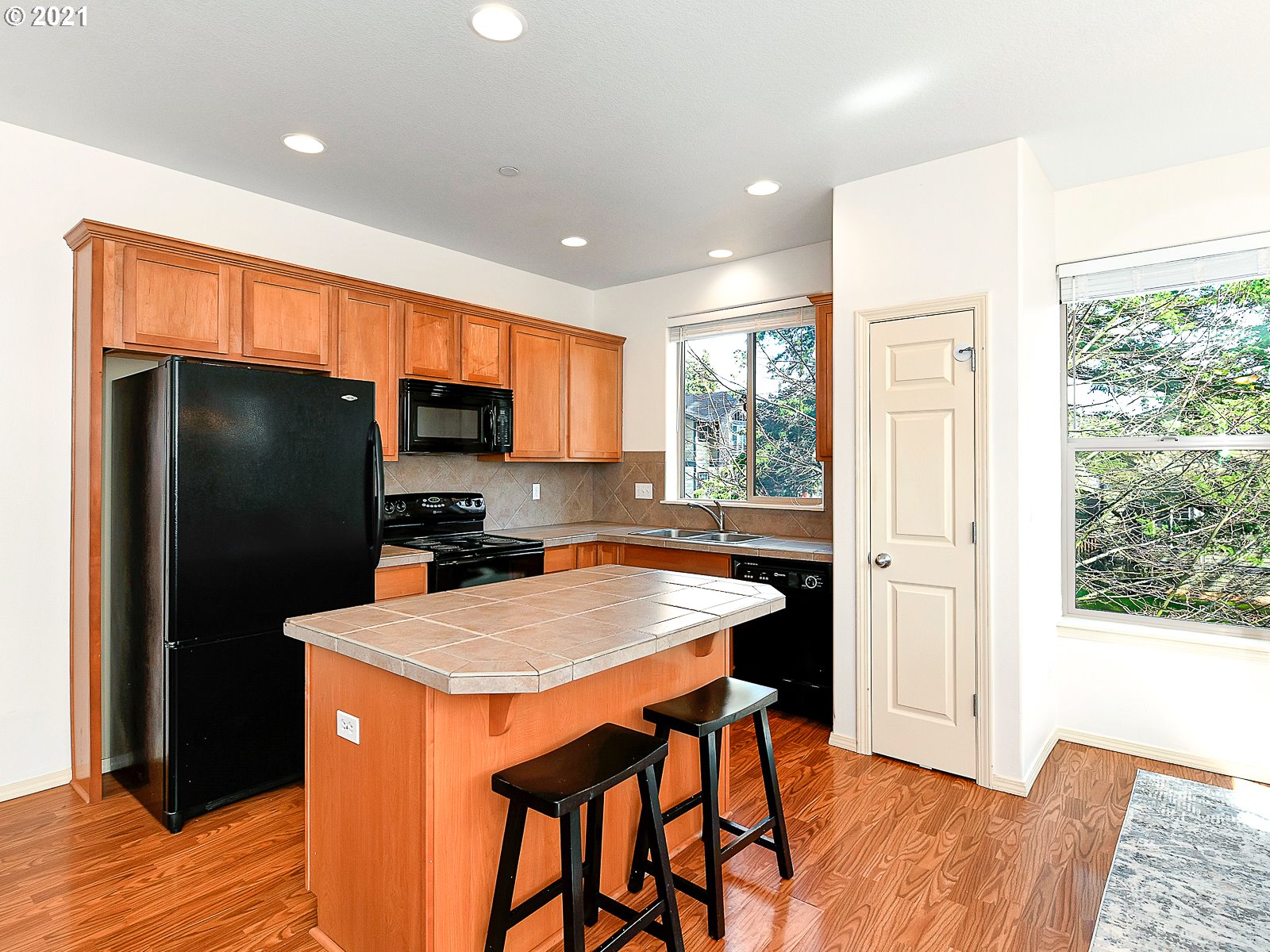 15501 Southwest Stone Ridge Circle Beaverton, OR 97007 - Photo 11 of 32 Gallery Image 11