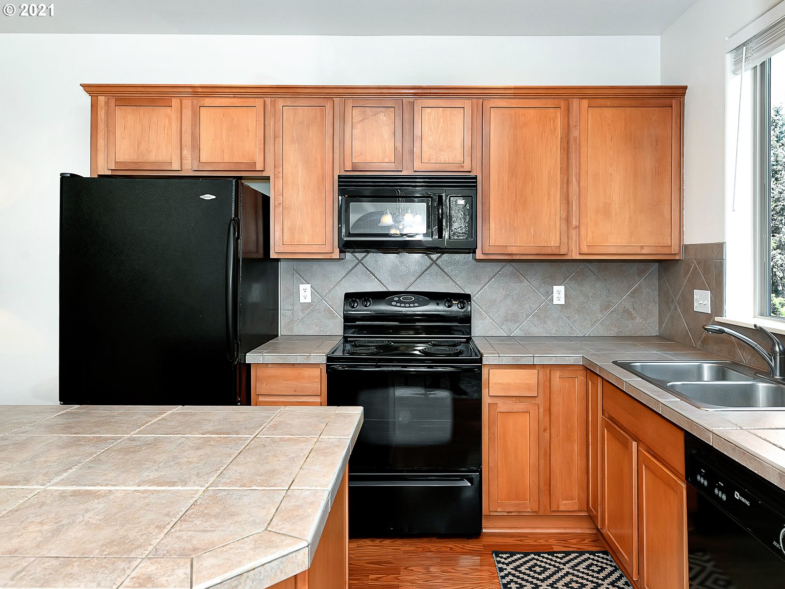 15501 Southwest Stone Ridge Circle Beaverton, OR 97007 - Photo 13 of 32 Gallery Image 13