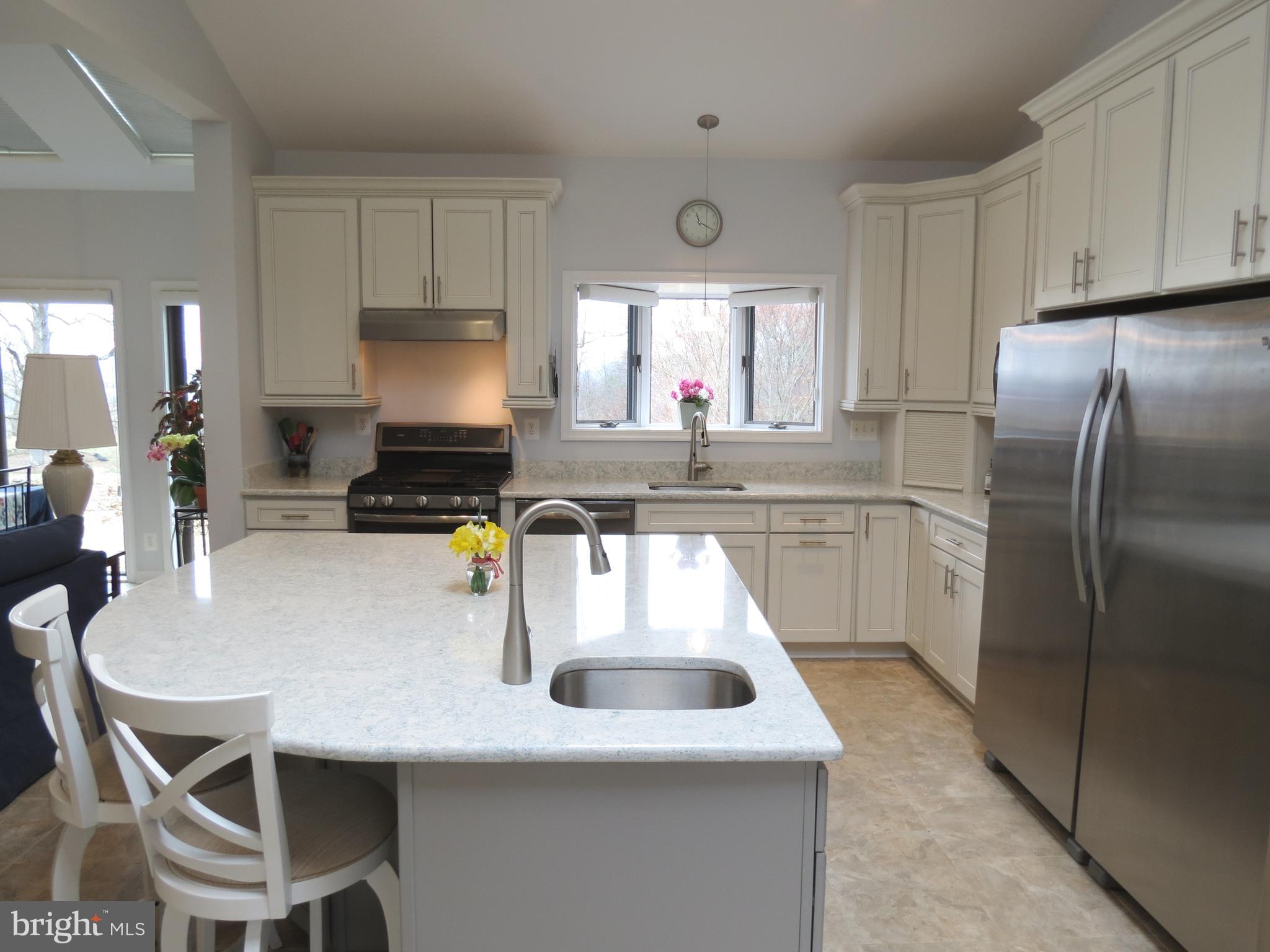 335 Fodderstack Road Washington, VA 22747 - Photo 8 of 52 Bay/Bow window over kitchen sink