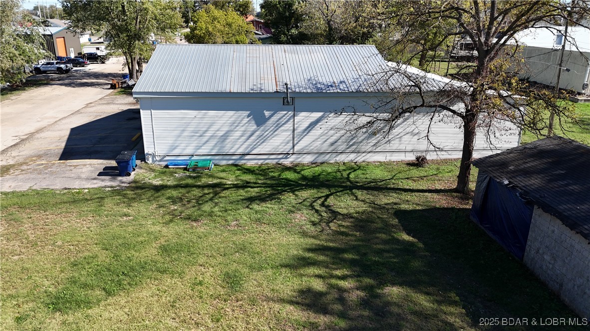 134 West 8th Street Eldon, MO 65026 - Photo 41 of 49 Large side yard