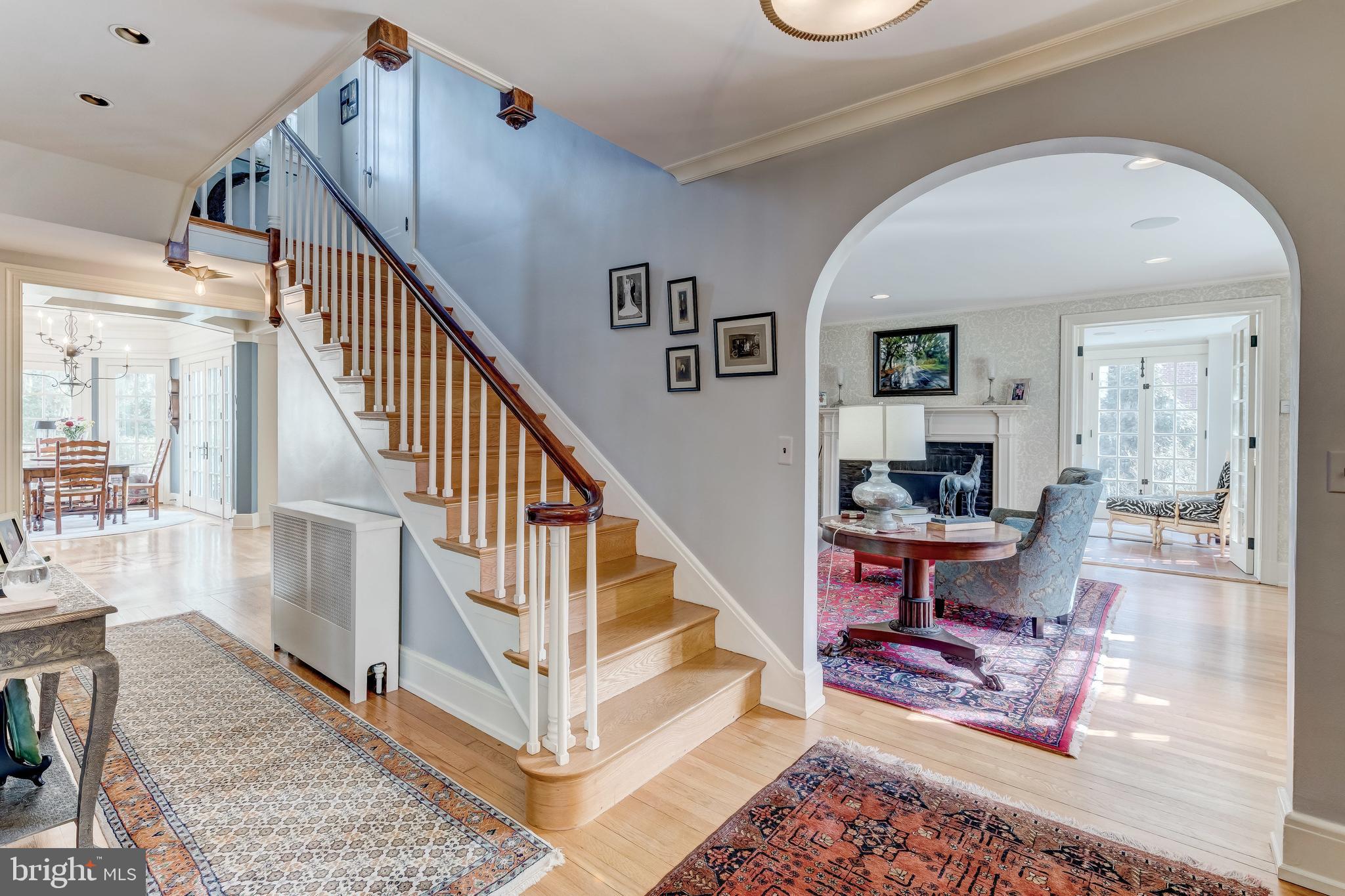 114 St Dunstans Road Baltimore, MD 21212 - Photo 3 of 38 Foyer