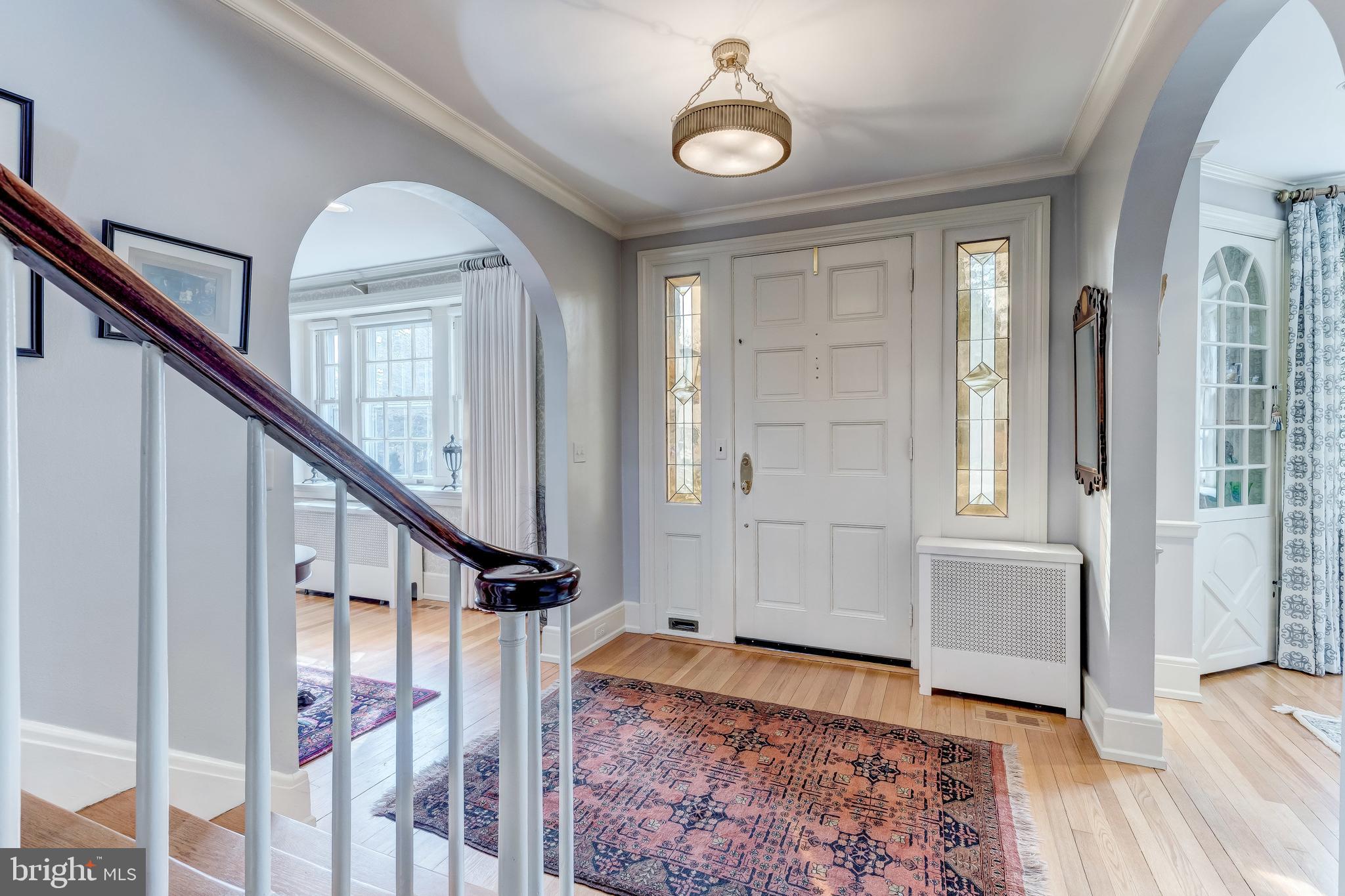 114 St Dunstans Road Baltimore, MD 21212 - Photo 4 of 38 Foyer
