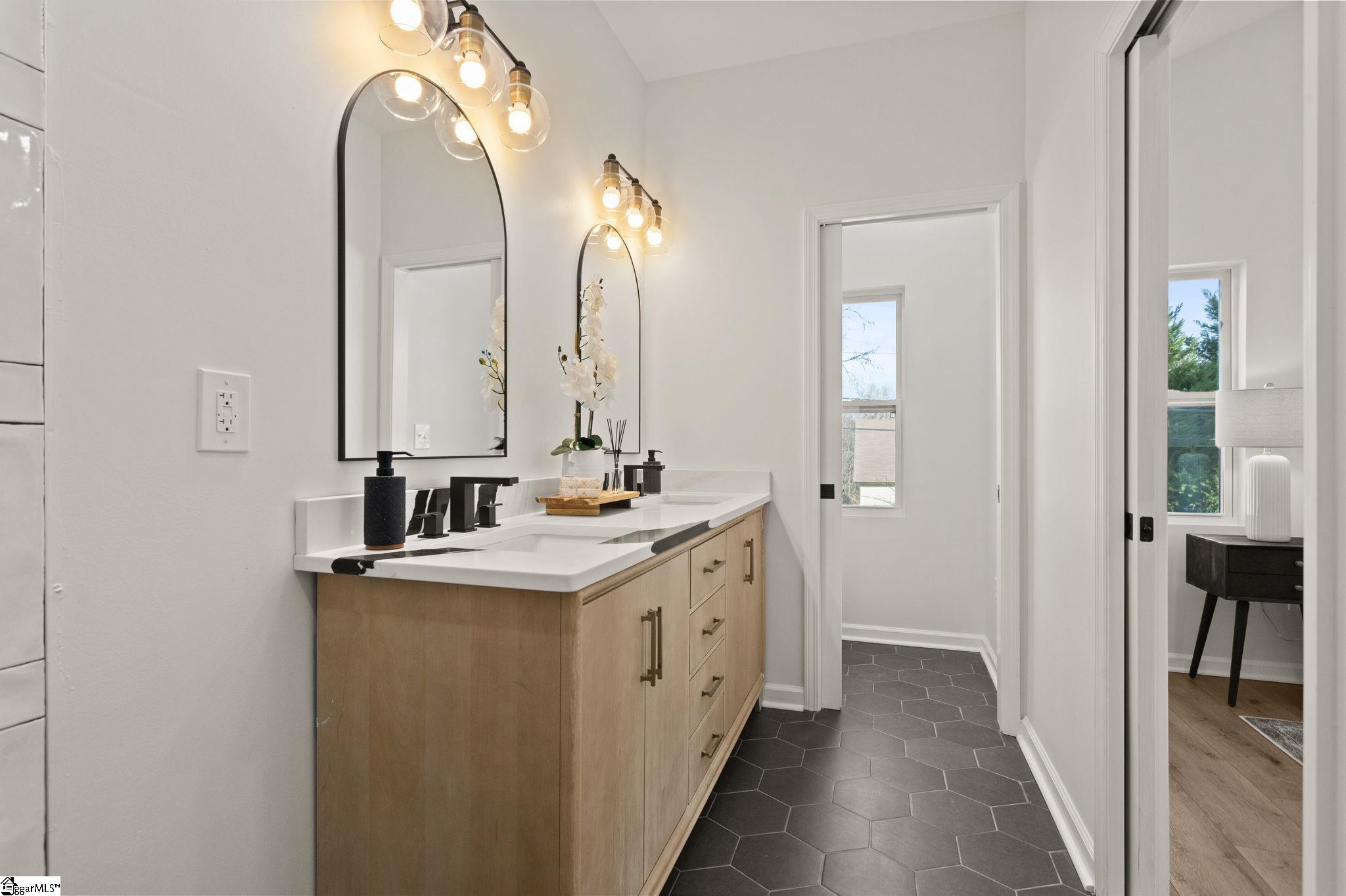 5 East 5th Street Greenville, SC 29611 - Photo 21 of 29