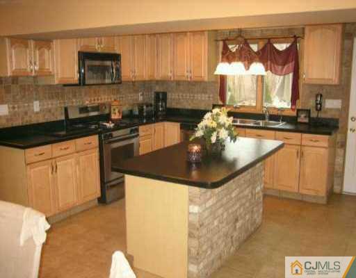 47 Wellington Road East Brunswick, NJ 08816 - Photo 2 of 8 Gallery Image 2