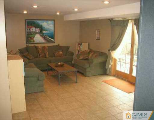 47 Wellington Road East Brunswick, NJ 08816 - Photo 4 of 8 Gallery Image 4