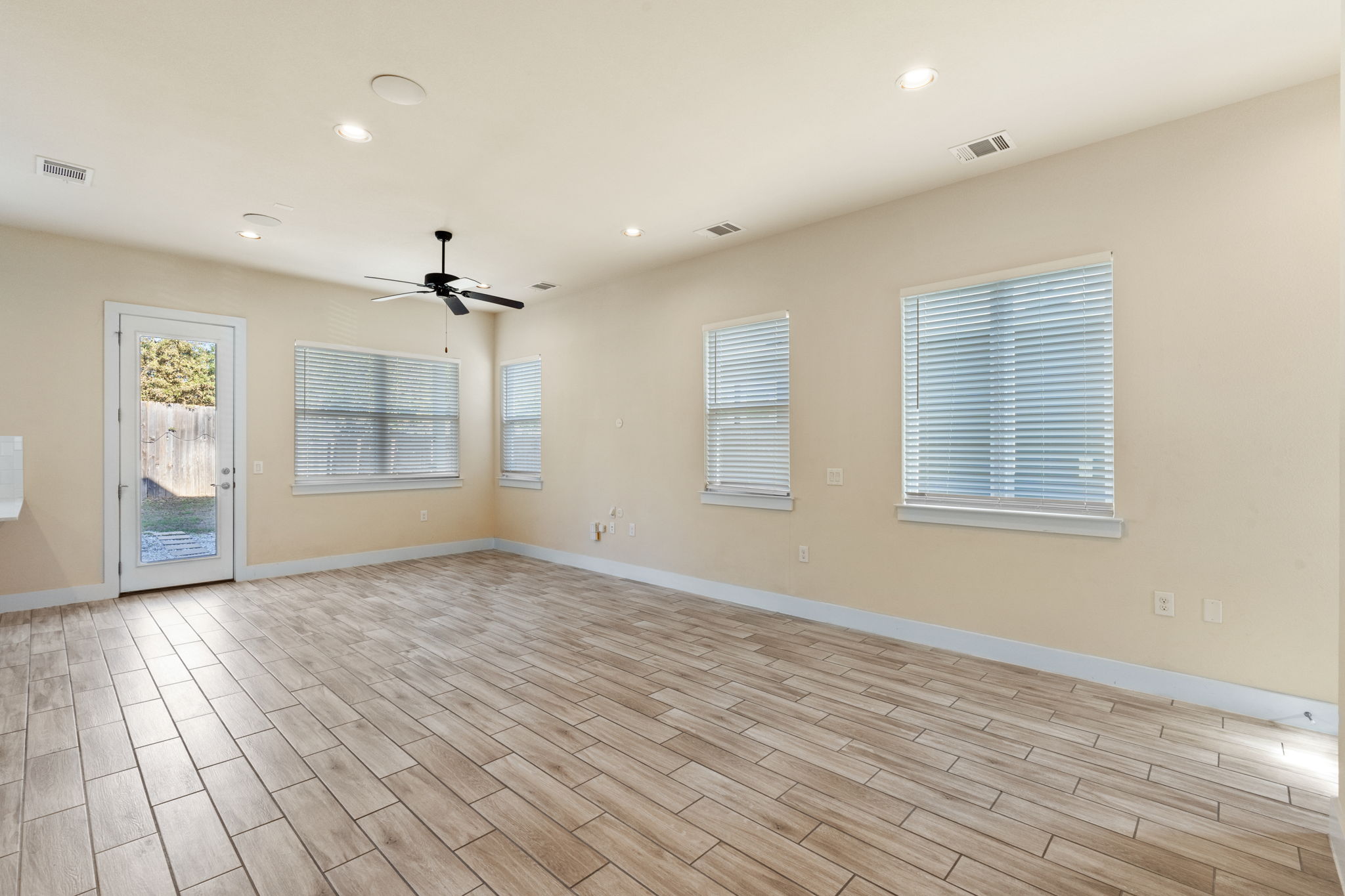 212 Verrado Path Austin, TX 78745 - Photo 6 of 39 Gallery Image 6