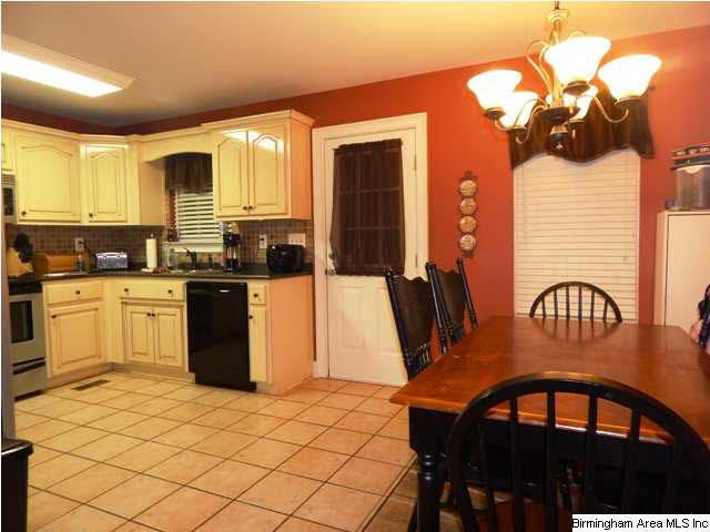 393 Indian Hills Road Hayden, AL 35079 - Photo 9 of 19