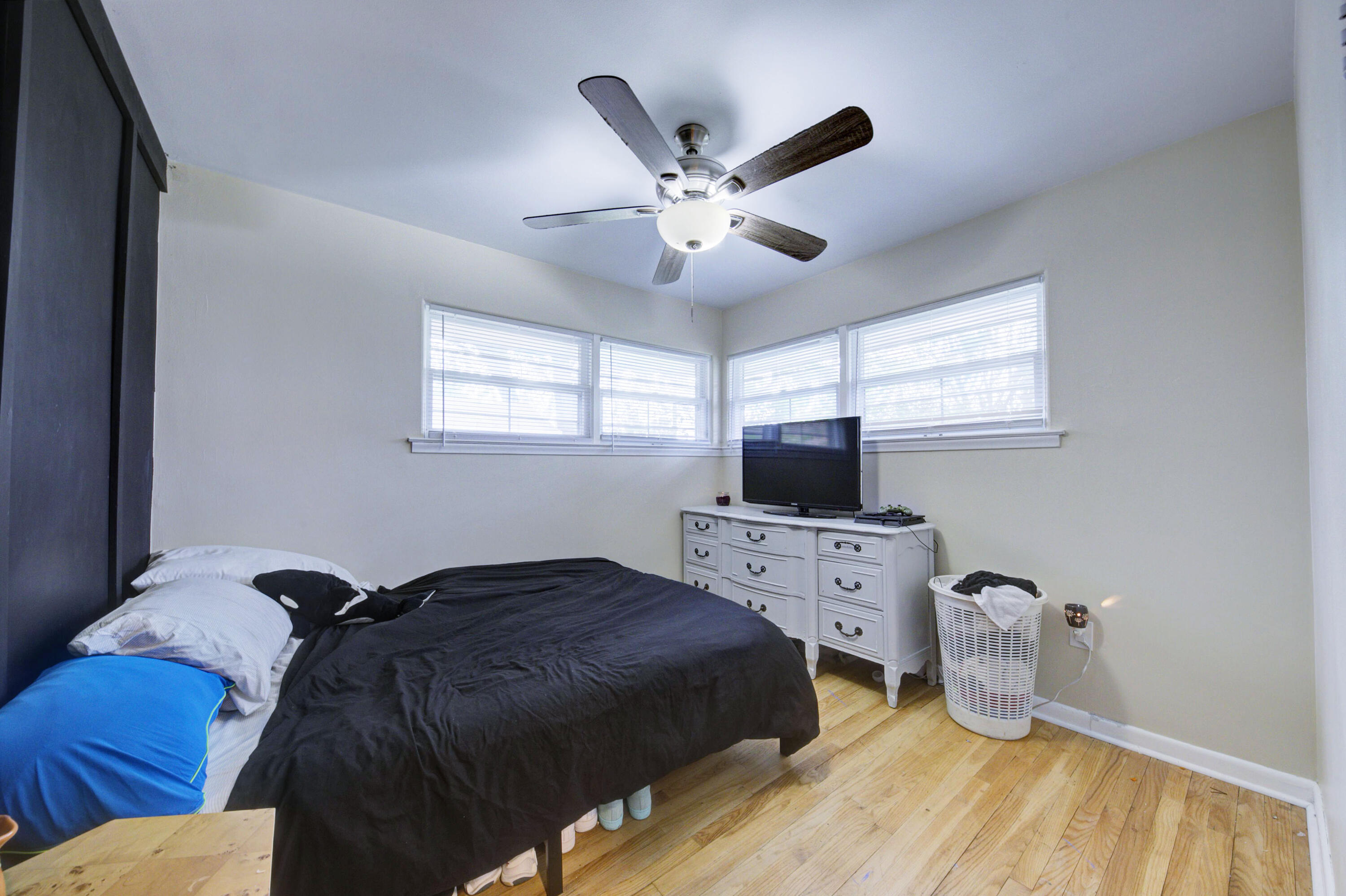 15017 Inkster Road Livonia, MI 48154 - Photo 21 of 35 IMG_3558_59_60