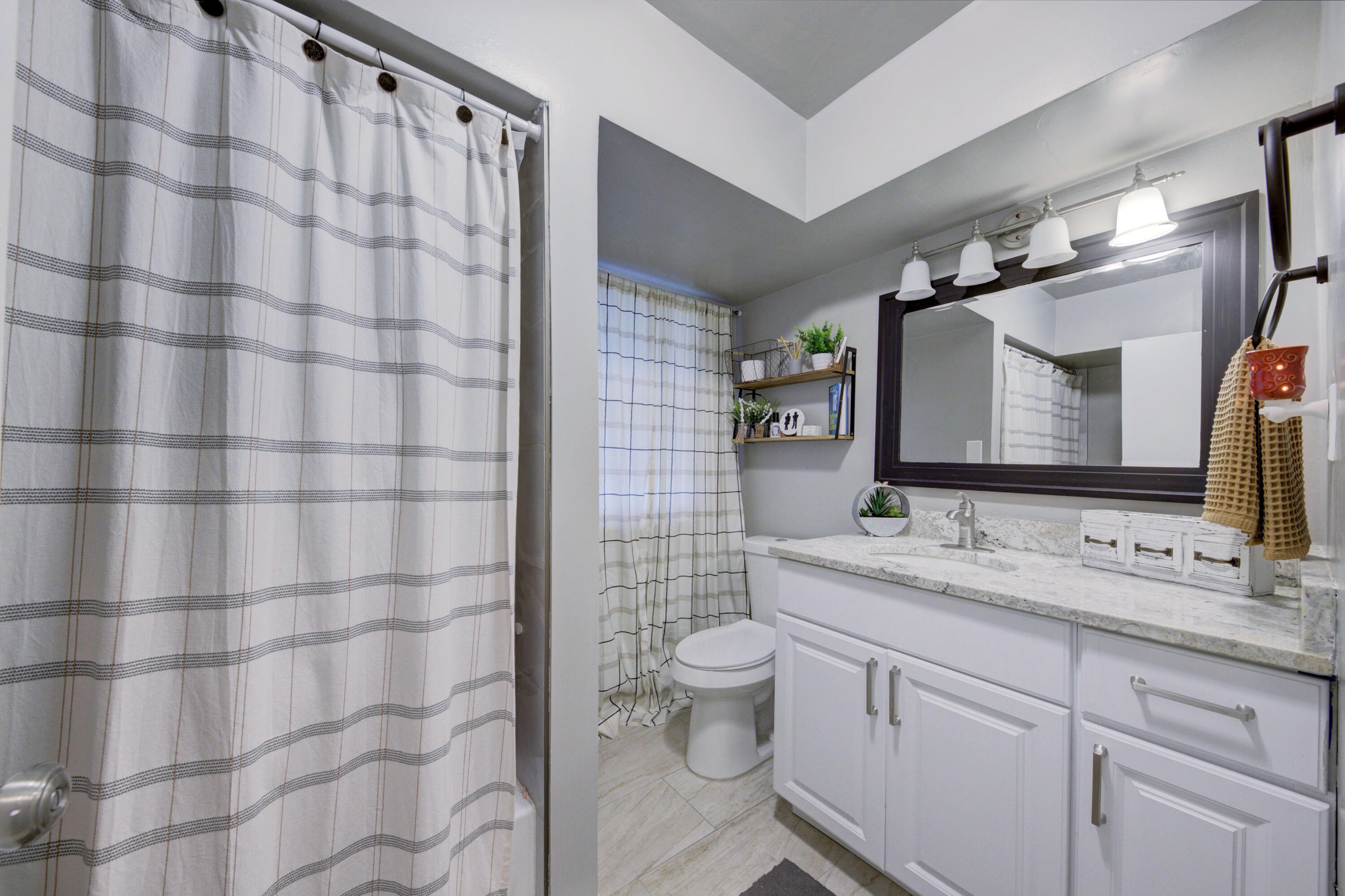 15017 Inkster Road Livonia, MI 48154 - Photo 23 of 35 IMG_3567_8_9