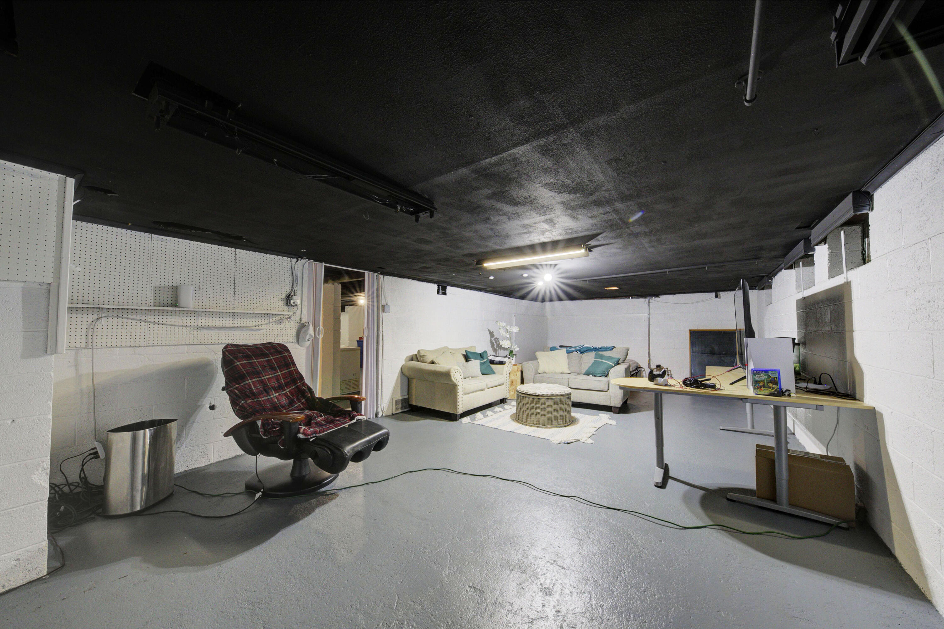 15017 Inkster Road Livonia, MI 48154 - Photo 31 of 35 IMG_3621_2_3