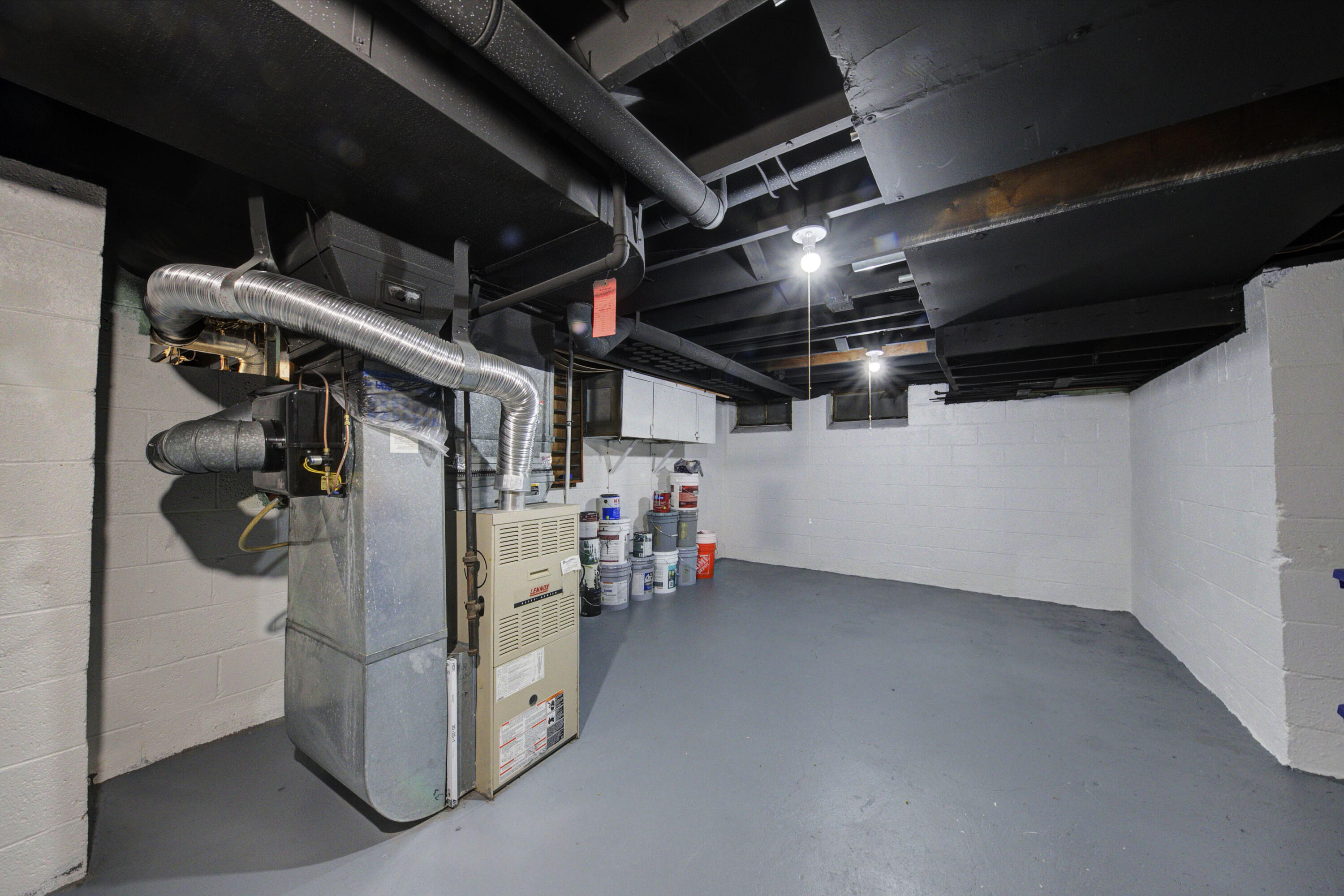 15017 Inkster Road Livonia, MI 48154 - Photo 32 of 35 IMG_3642_3_4