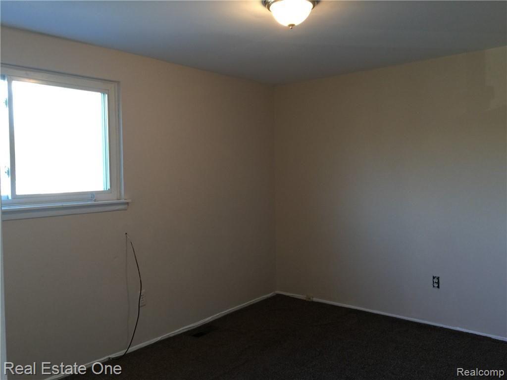 15100 West Nine Mile Road Oak Park, MI 48237 - Photo 15 of 21