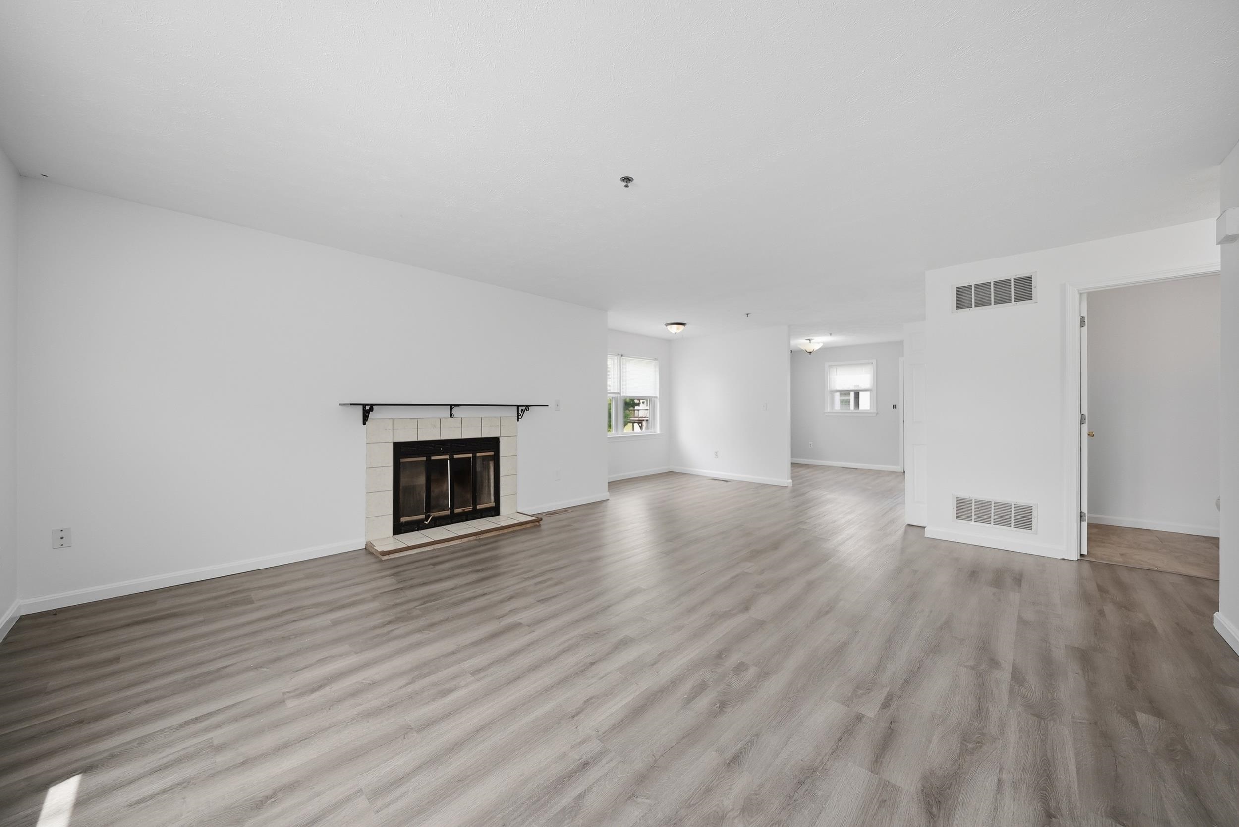 16 Shoal Creek Road Hudson, NH 03051 - Photo 12 of 43