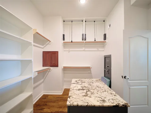 $649,900 | 11718 Casadores Lane, Needville, TX 77461