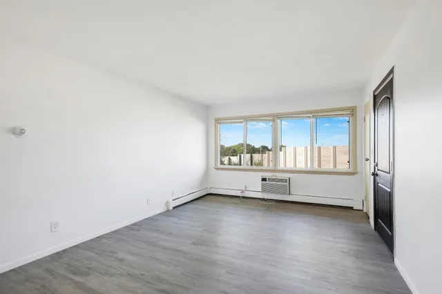 $600,000 | 2072 Mississippi Street, Maplewood, MN 55117