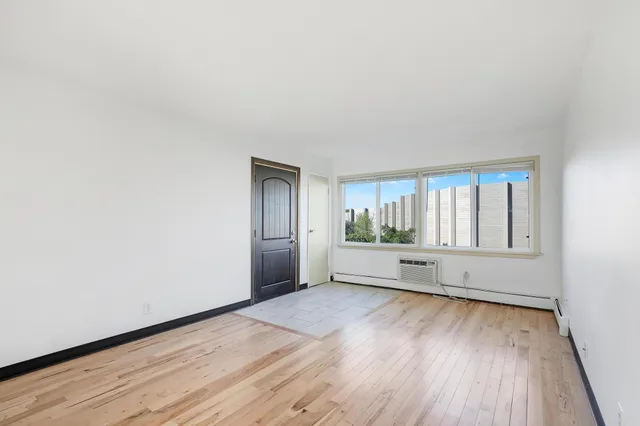 $600,000 | 2072 Mississippi Street, Maplewood, MN 55117