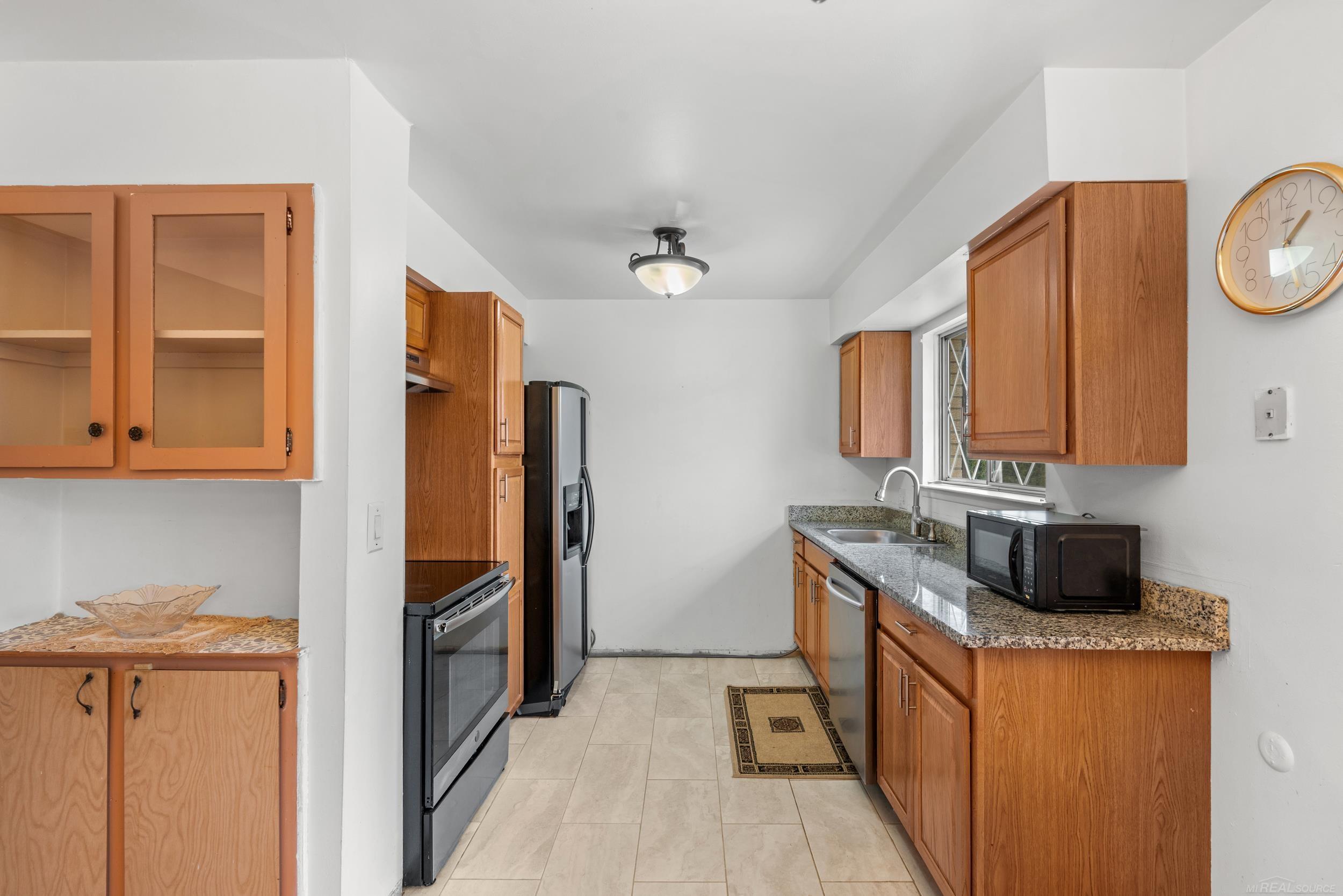 29265 Hayes Road Warren, MI 48088 - Photo 13 of 29