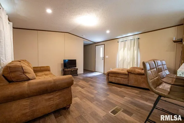 $175,000 | 6445 State Rte 146 East, Vienna, IL 62995