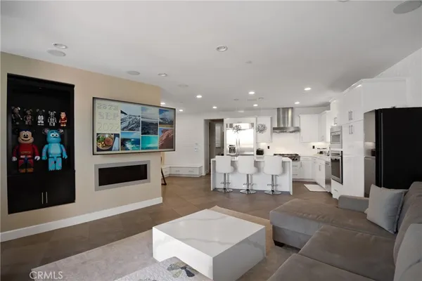 $2,850,000 | 12837 North Seaglass Circle, Los Angeles, CA 90094