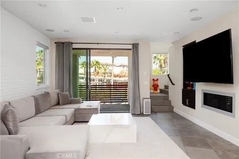 $2,890,000 | 12837 North Seaglass Circle, Los Angeles, CA 90094