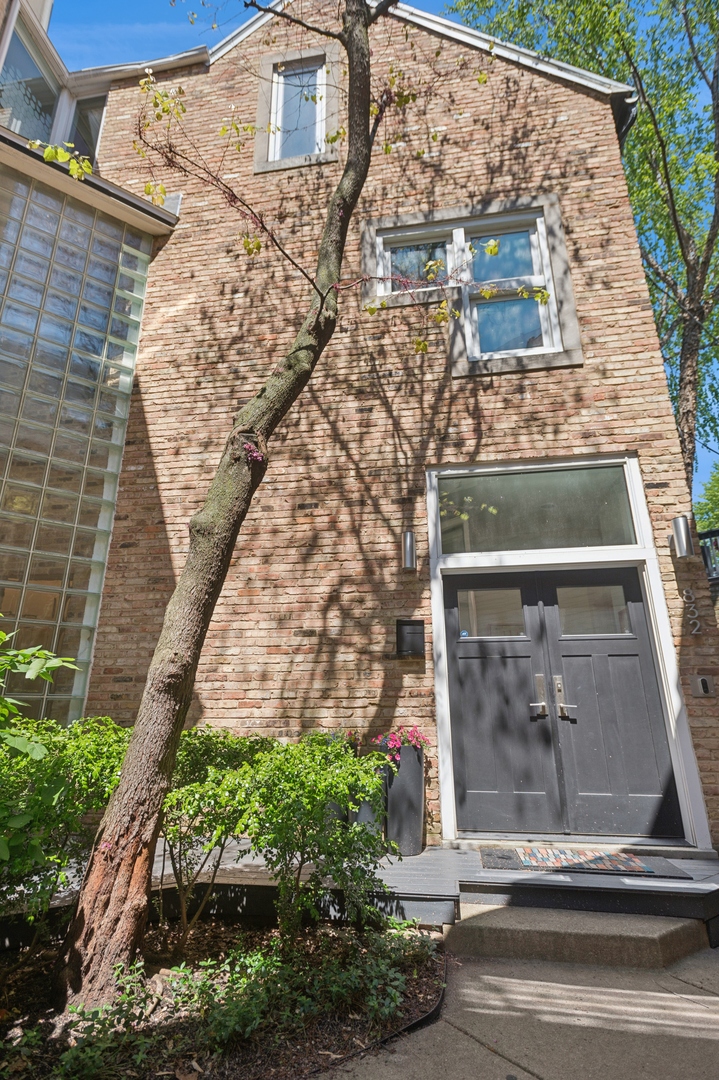 832 West Wolfram Street Chicago, IL 60657 - Photo 1 of 51 front view of a house