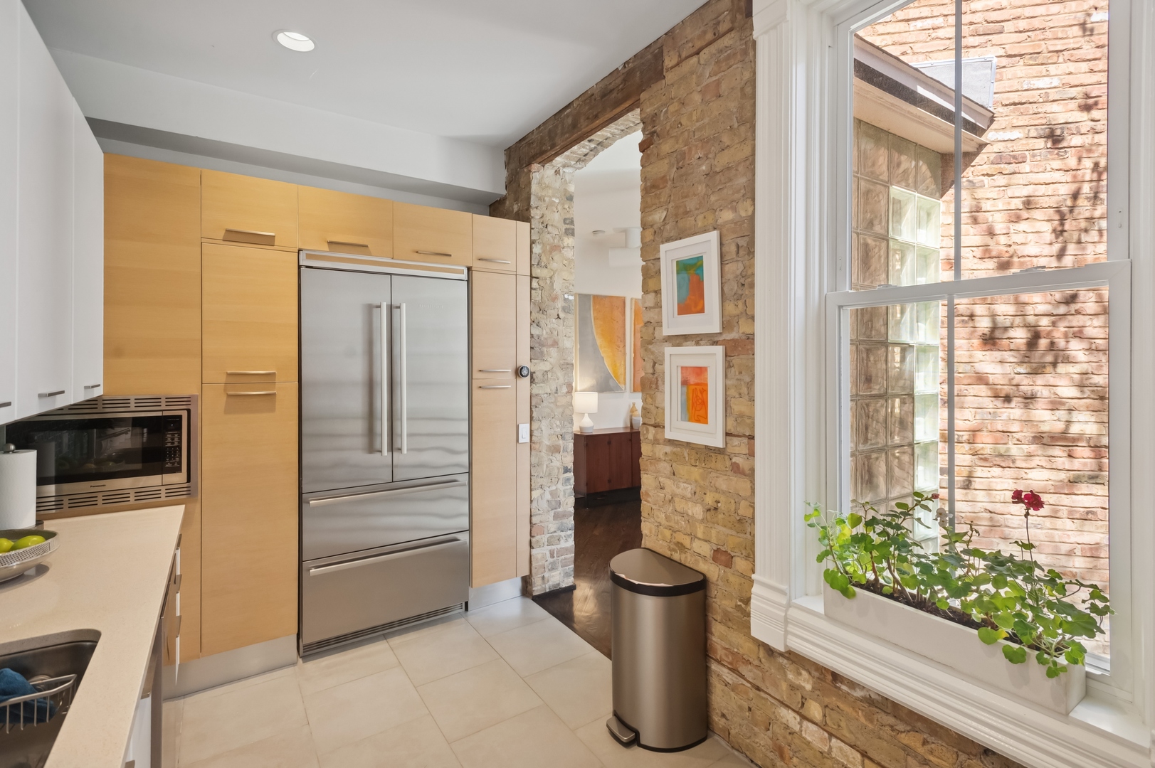 832 West Wolfram Street Chicago, IL 60657 - Photo 26 of 51 a bathroom with a shower
