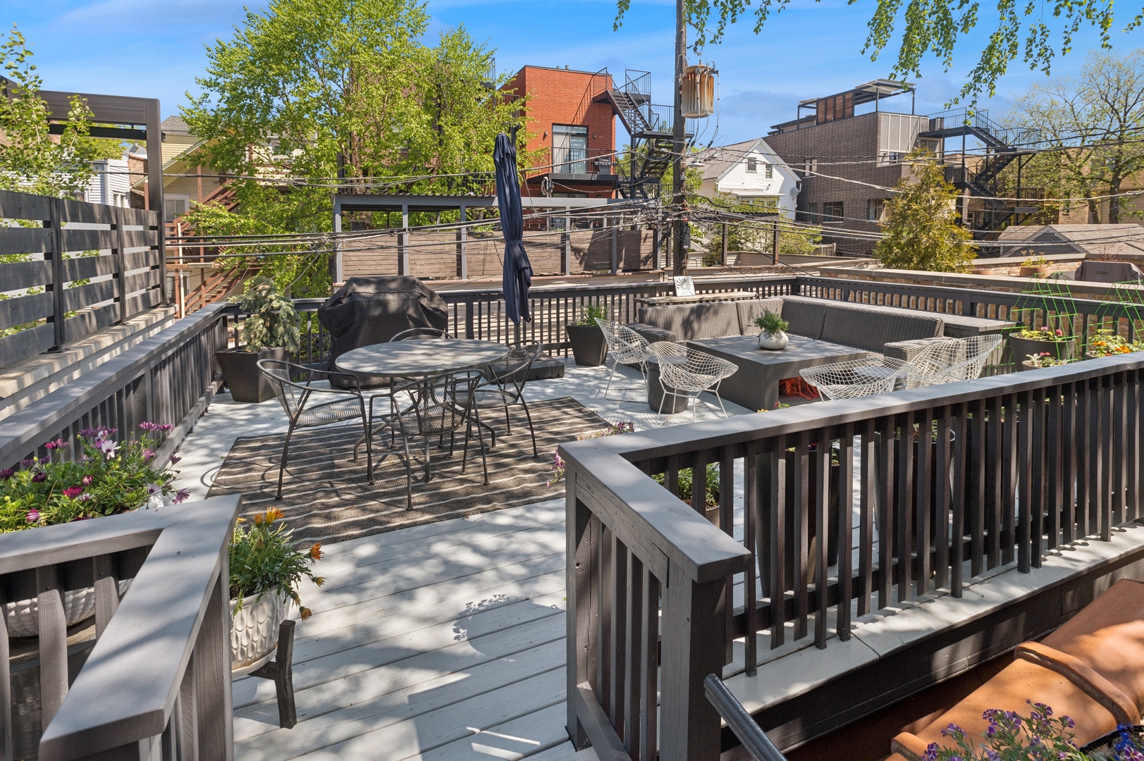 832 West Wolfram Street Chicago, IL 60657 - Photo 42 of 51 a view of a balcony with chairs