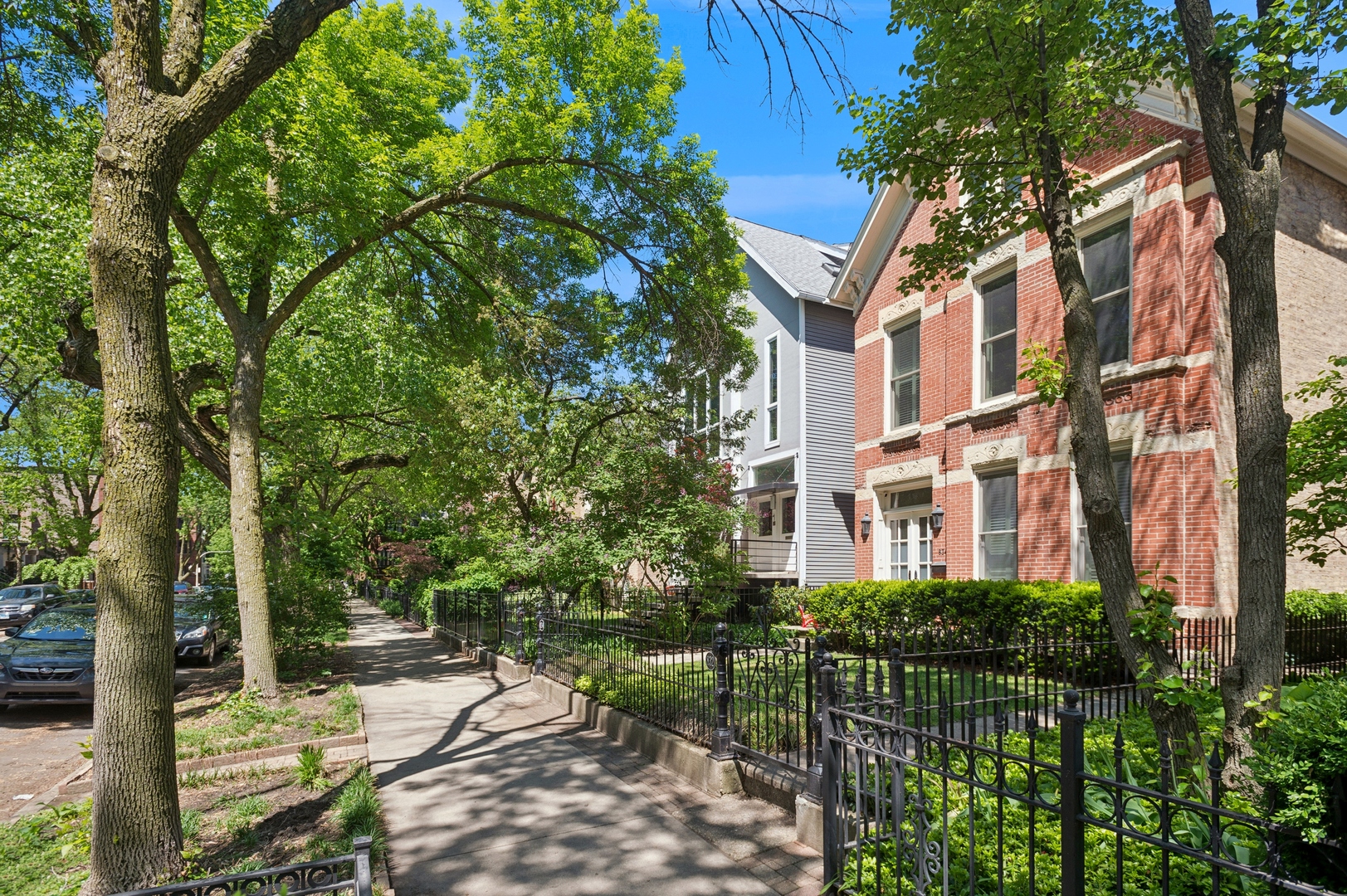 832 West Wolfram Street Chicago, IL 60657 - Photo 47 of 51 a backyard of a house with lots of green space