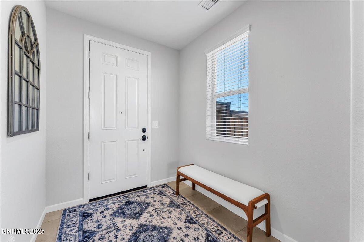 2642 Alessandro Court Sparks, NV 89434 - Photo 8 of 52 a view of a livingroom with furniture