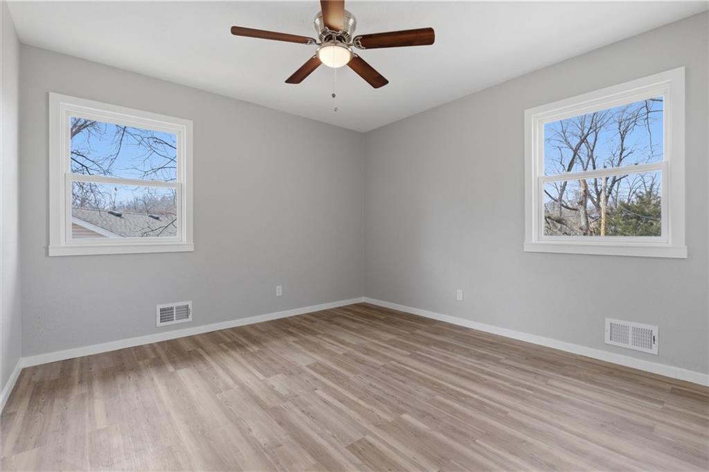 1232 Old Manor Road Liberty, MO 64068 - Photo 14 of 36