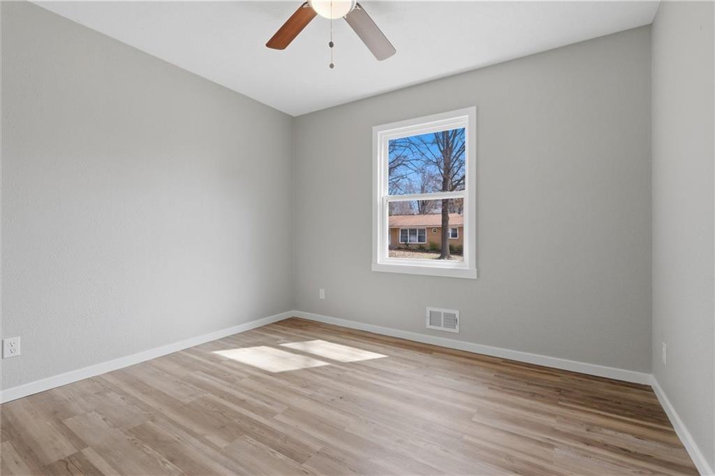 1232 Old Manor Road Liberty, MO 64068 - Photo 19 of 36