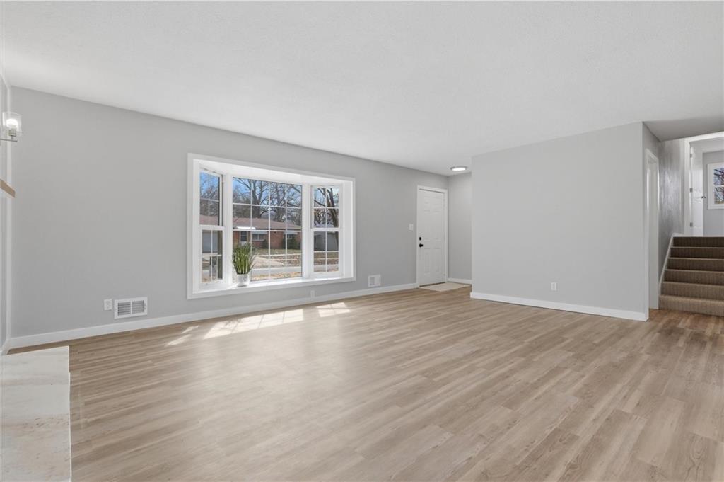 1232 Old Manor Road Liberty, MO 64068 - Photo 5 of 36