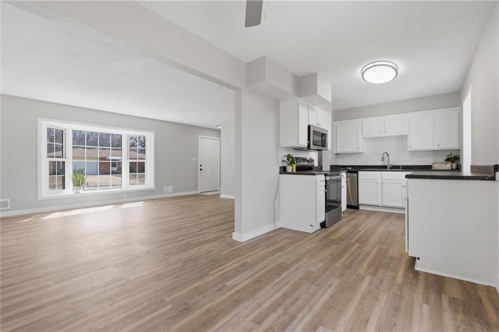 1232 Old Manor Road Liberty, MO 64068 - Photo 7 of 36