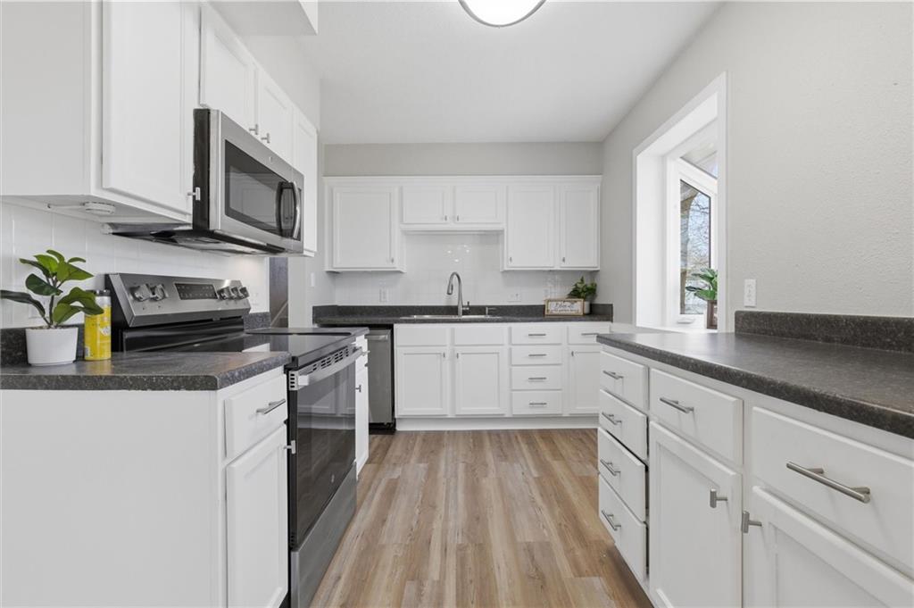 1232 Old Manor Road Liberty, MO 64068 - Photo 8 of 36