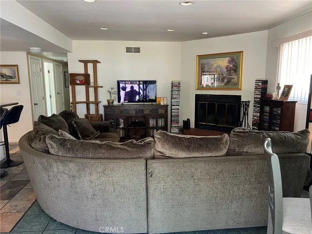 $889,000 | 20323 Kinzie Street, Chatsworth, CA 91311