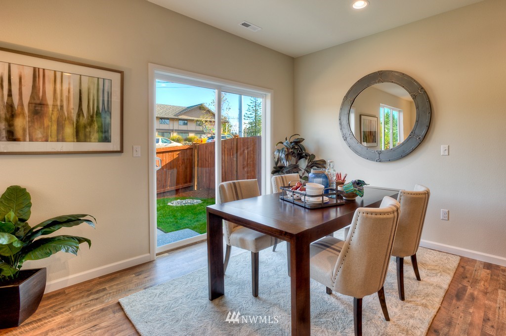 4304 212th Place Southeast Bothell, WA 98021 - Photo 6 of 10