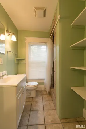 $610,000 | 526 South Woodlawn Avenue, Unit 1 & 2, Bloomington, IN 47401