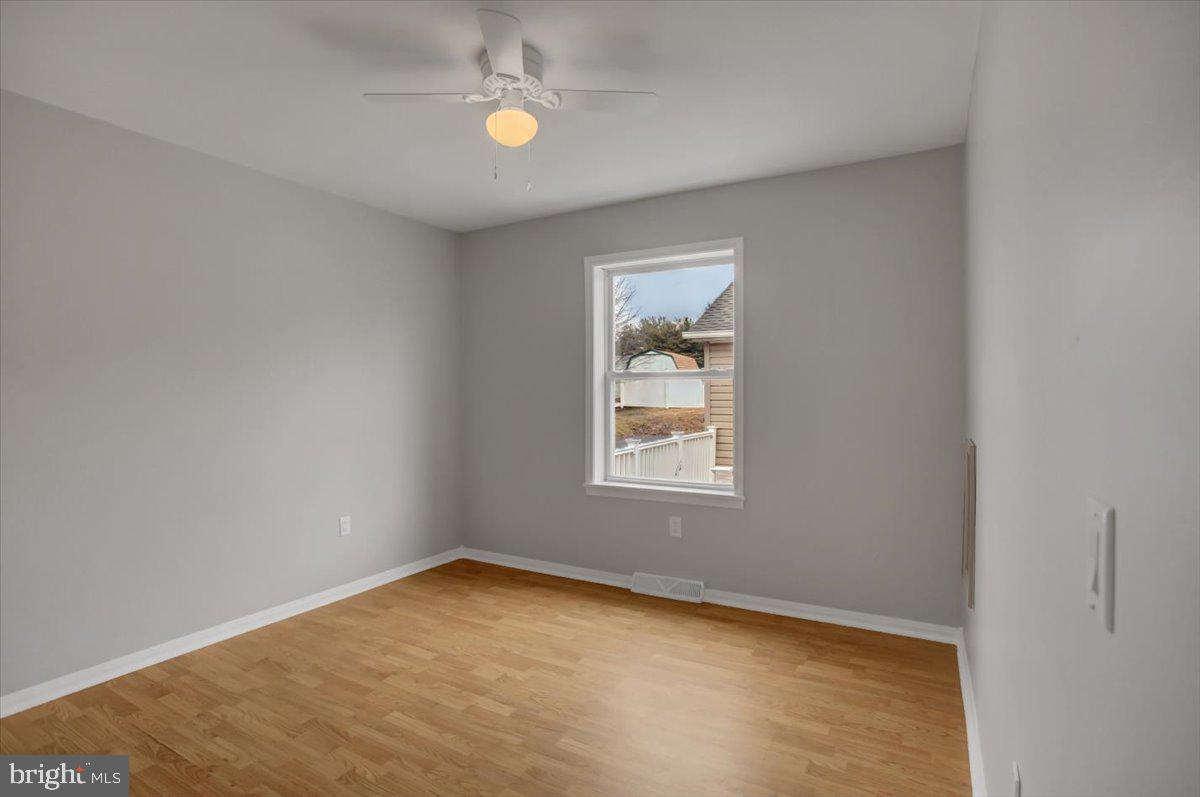 124 West Hunter Road Carlisle, PA 17015 - Photo 23 of 36 an empty room with windows