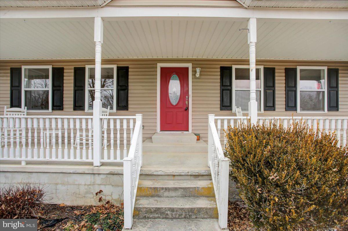 124 West Hunter Road Carlisle, PA 17015 - Photo 4 of 36 front view of a brick house