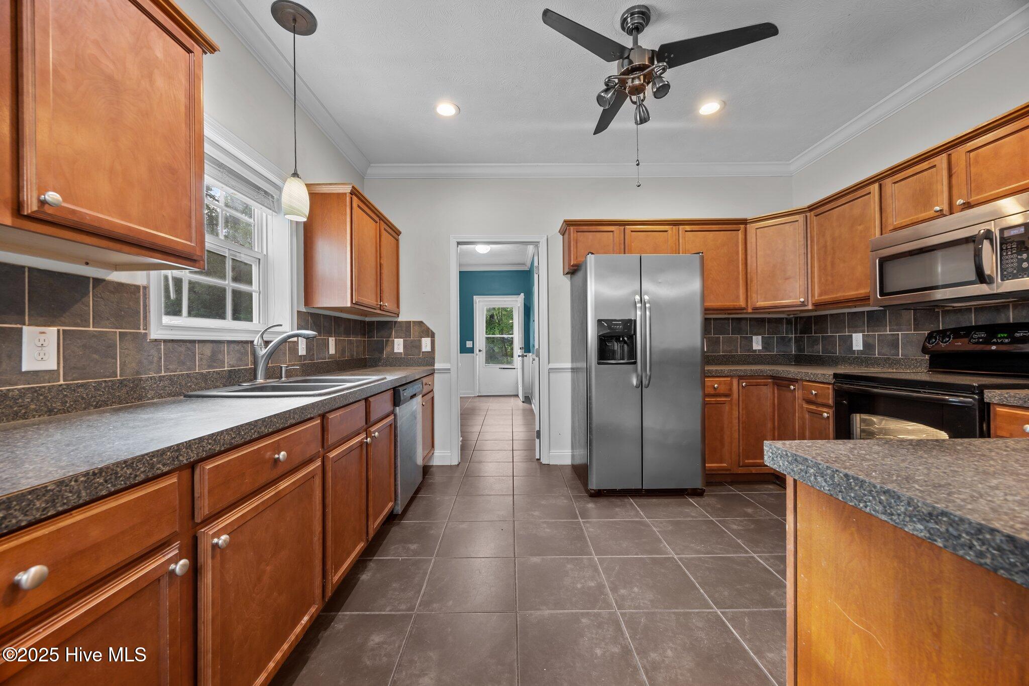 103 Meadowview Road Jacksonville, NC 28540 - Photo 14 of 50 Kitchen