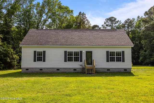 $2,500 | 103 Meadowview Road, Jacksonville, NC 28540