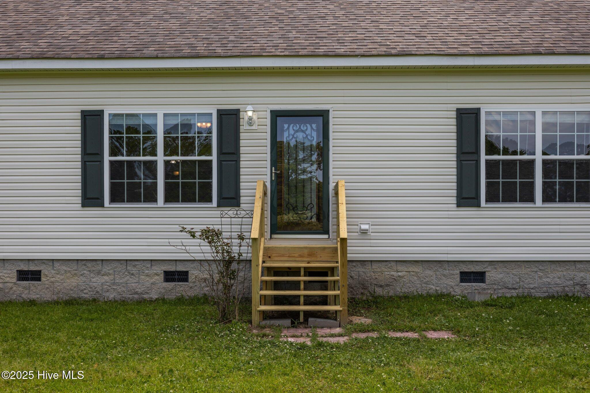103 Meadowview Road Jacksonville, NC 28540 - Photo 43 of 50 Front Porch to Den