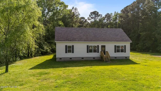 $2,500 | 103 Meadowview Road, Jacksonville, NC 28540