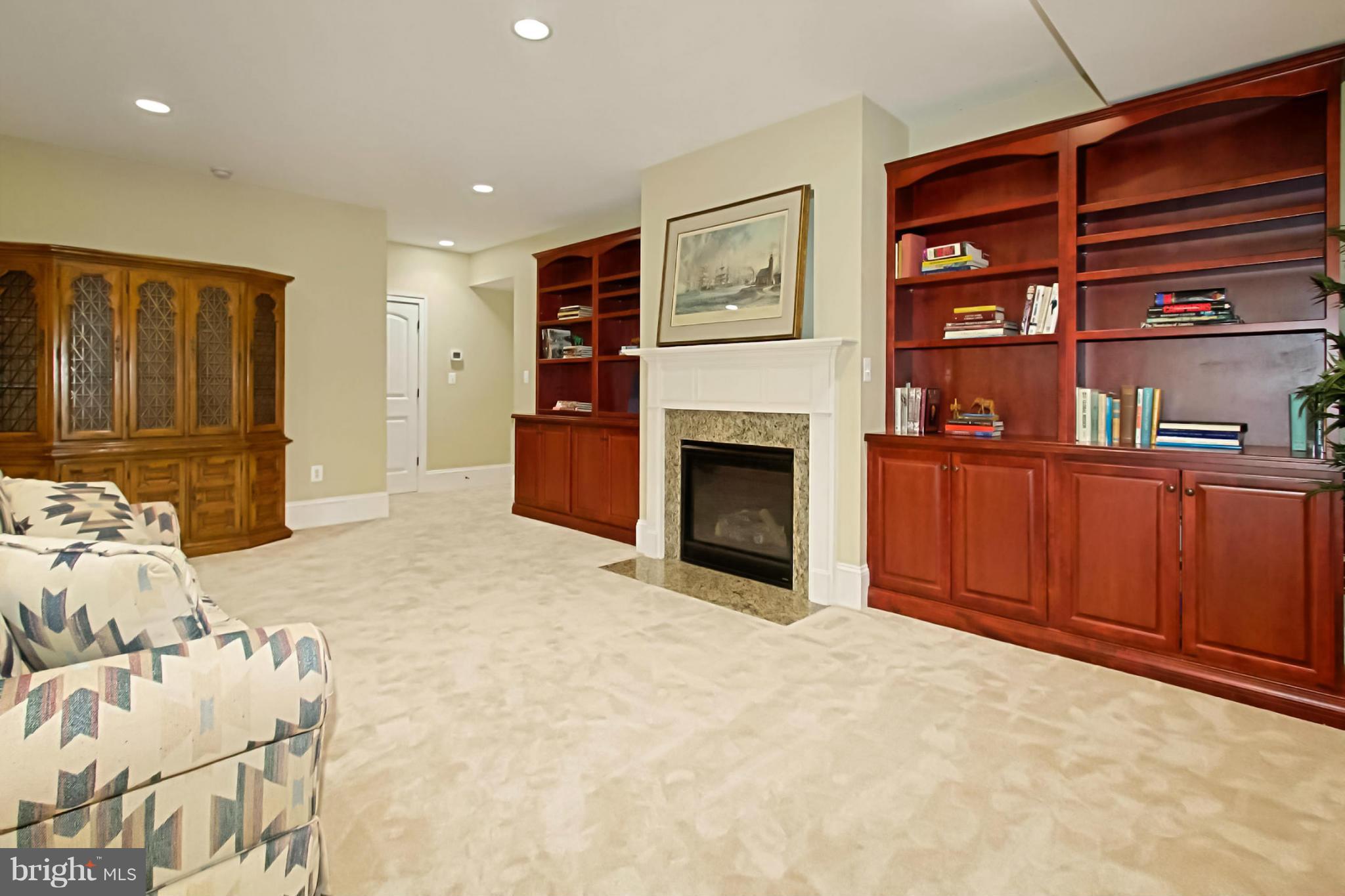 5555 Little Falls Road Arlington, VA 22207 - Photo 18 of 23 Interior (General)