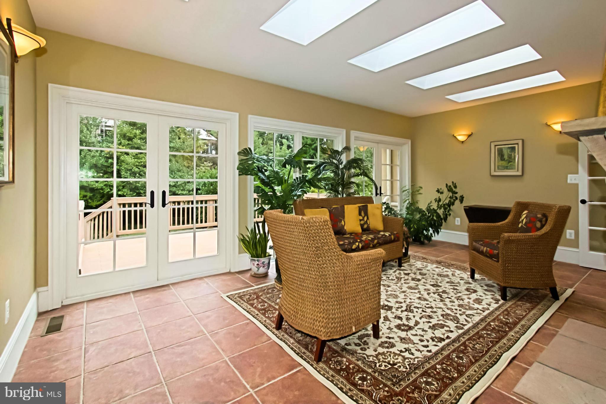 5555 Little Falls Road Arlington, VA 22207 - Photo 8 of 23 Interior (General)
