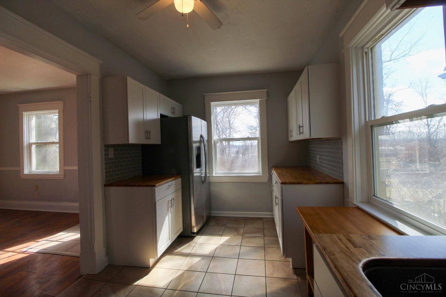 3135 Mapleleaf Avenue Cincinnati, OH 45213 - Photo 12 of 31