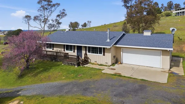 $369,999 | 2615 Ranchito Drive, La Grange, CA 95329