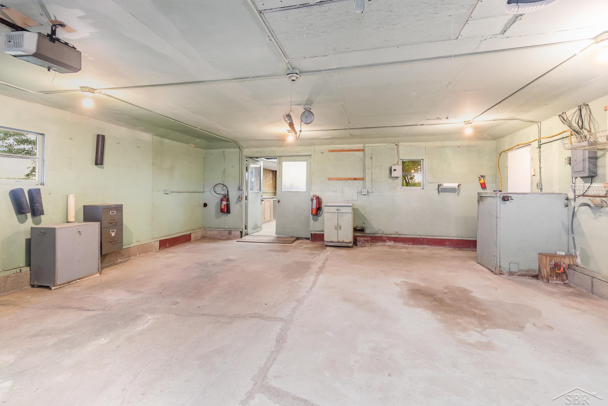 4640 East Laporte Road Freeland, MI 48623 - Photo 16 of 29 50117355-15.JPG